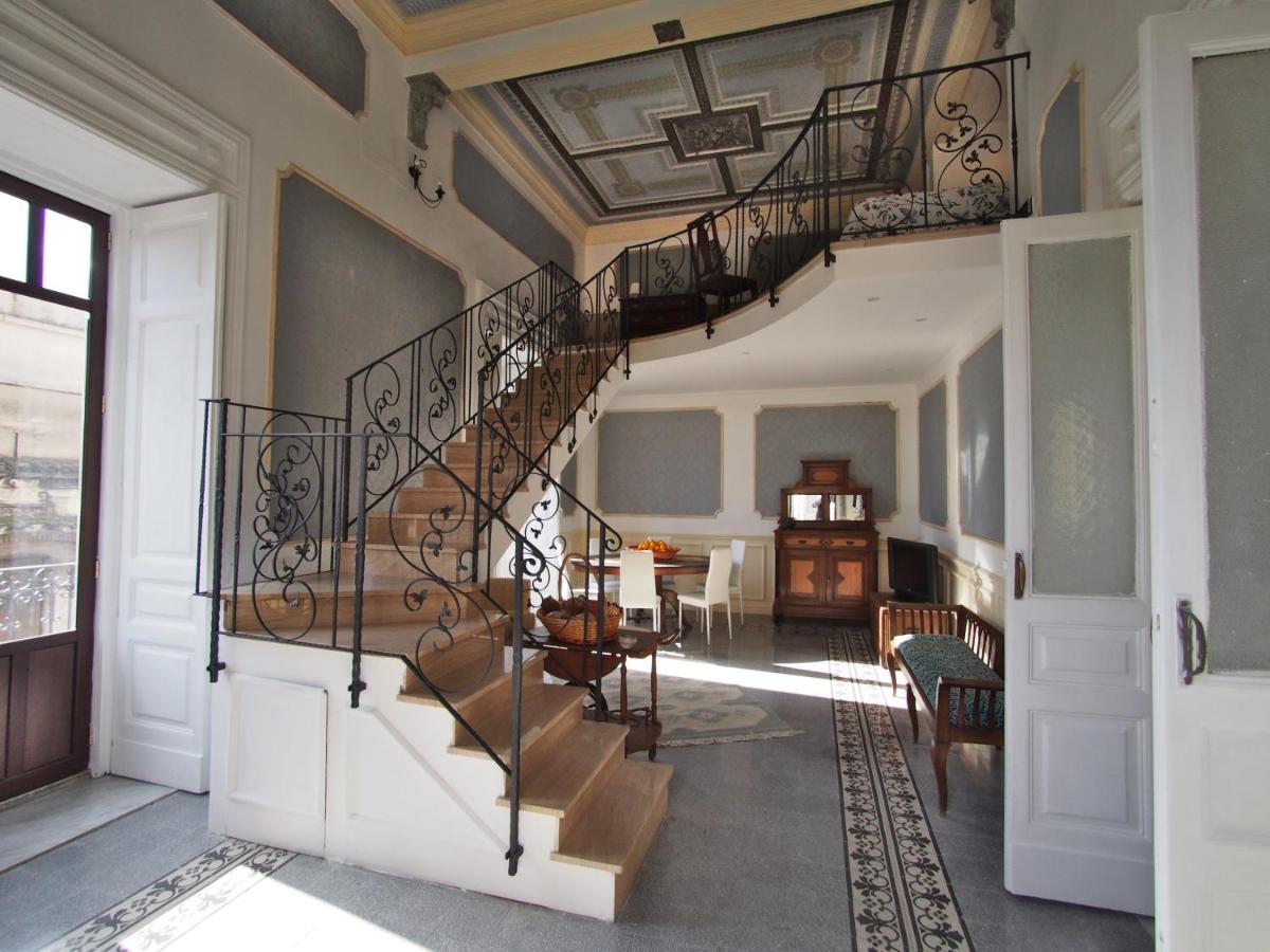 Casa Felice Nel Centro Storico, Tra Etna E Mare Apartamento Catania Exterior foto